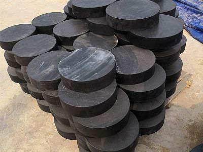 华蓥市板式橡胶支座由若干层橡胶片与薄钢板经加压硫化